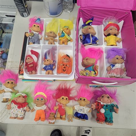 Huge Lot Of 19 Russ Troll Dolls With Case 90s Treasure Trolls Troll’s Doll -- Antique Price ...