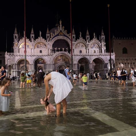 Venice's Piazza San Marco floods - CGTN