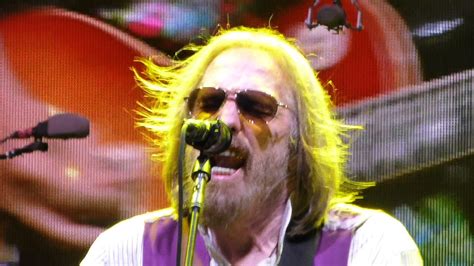 TOM PETTY - Refugee - Live from Front Row - YouTube