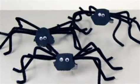 Make cute egg carton spiders - Kidspot