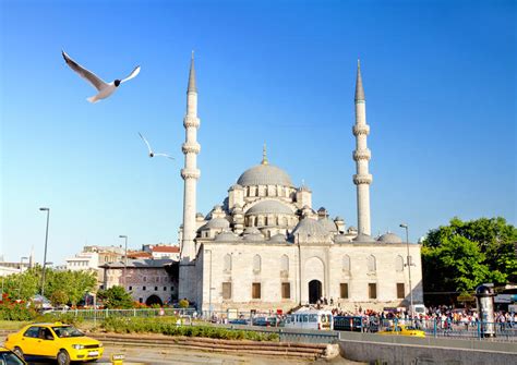 The 10 Best Eminӧnü Square (Eminönü Meydani) Tours & Tickets 2021 ...