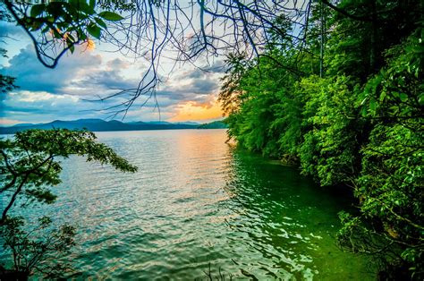 Scenery At Lake Jocassee Free Stock Photo - Public Domain Pictures