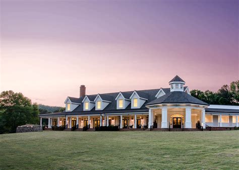 10 Dog-Friendly Hotels Around the South