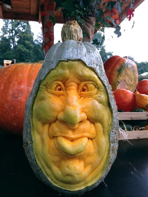 So THIS is what you do with hubbard squash! Ray Villafane squash carving Awesome Pumpkin ...