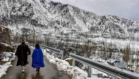 Himachal Pradesh snowfall | Zee News