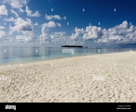 Paradise beach in the Maldives Stock Photo - Alamy