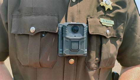 A Motorola V300 Body-Worn Camera worn by a Hardin County Sheriff's Office deputy | | wdrb.com