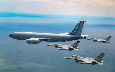 Formation A 10 Thunderbolt Ii Boeing Kc 135 Stratotan - vrogue.co