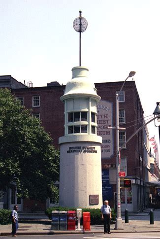 Titanic Memorial Lighthouse, New York at Lighthousefriends.com