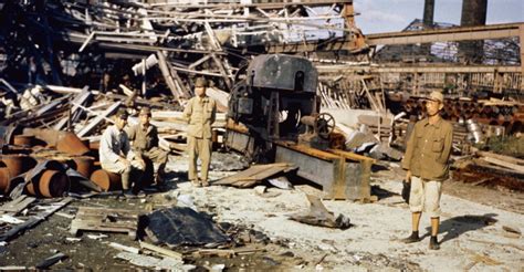 atomic-bomb-detonates-in-nagasaki - Hiroshima and Nagasaki Pictures ...