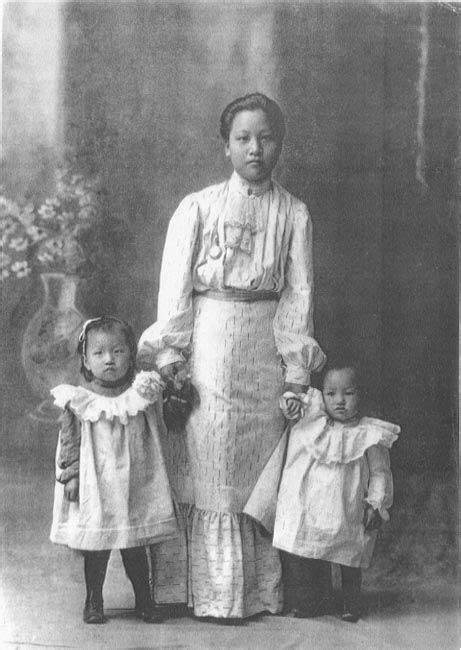 Anna May Wong with Mother and Sister http://gingerpost.com/?p=2049 | Vintage Glamour Photography ...