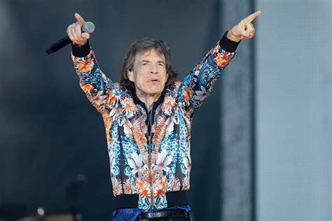 10 Best Mick Jagger Songs of All Time - Singersroom.com