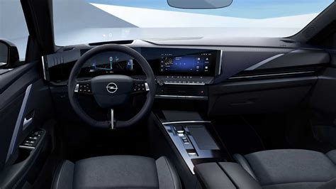 The new Opel Astra station wagon, more space, more technology