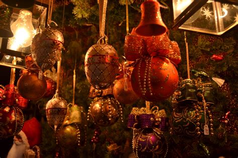 Hand Blown Glass Christmas Ornaments from Germany: A centuries old tradition - WanderInGermany