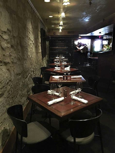 Review: Boudro’s on the River Walk is showing its age