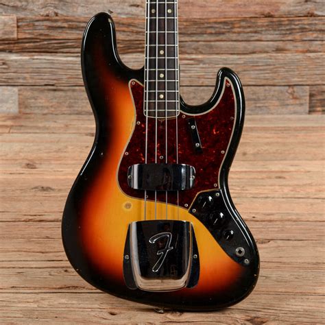 Fender Jazz Bass Sunburst 1966 – Chicago Music Exchange