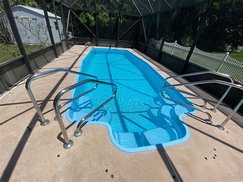 Top Fiberglass Pool Repair and Resurfacing in Florida