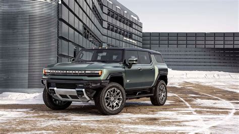 Preview: 2024 GMC Hummer EV SUV arrives to embarrass Ford Bronco and Jeep Wrangler