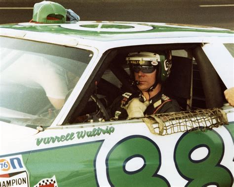 10 Fast Facts About Darrell Waltrip