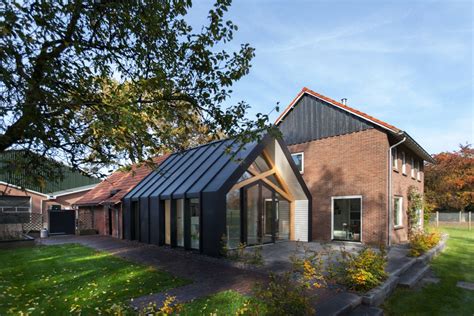 Old Farmhouse Gets An Uplifting Renovation And Extension