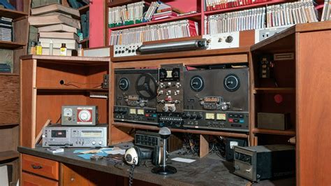 Exploring an Abandoned 1980's Radio Station Inside Historic Mansion (Everything Left Behind ...