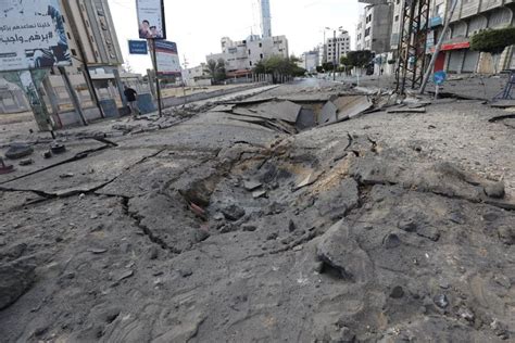 Aviones israelíes destruyen otro edificio en Gaza - Monitor De Oriente