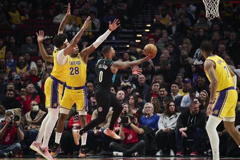 Damian Lillard scores 40 as Blazers blitz Lakers