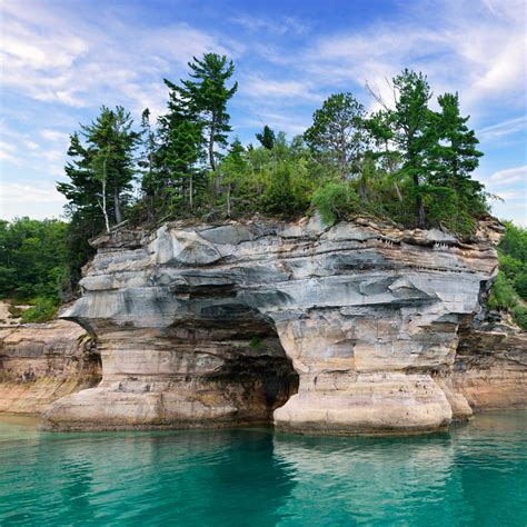 Visiting Pictured Rocks National Lakeshore in Michigan | Moon Travel Guides