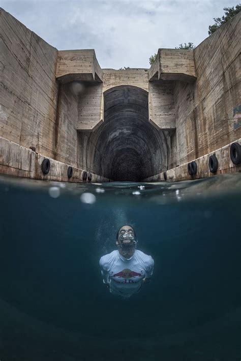 Photographer Captures An Epic Cliff Dive in the Adriatic Sea | Action ...