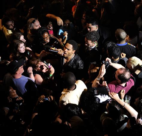 Spotted: Lenny Kravitz In Concert at AT&T/Samsung Summer Krush Tour ...