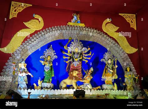 Durga puja celebration in Dhaka, Bangladesh Stock Photo - Alamy