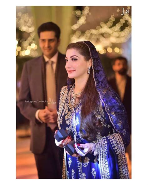 Outfit Details of Maryam Nawaz from a Recent Wedding | Reviewit.pk