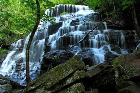 20 BEAUTIFUL Waterfalls in South Carolina to Check Out