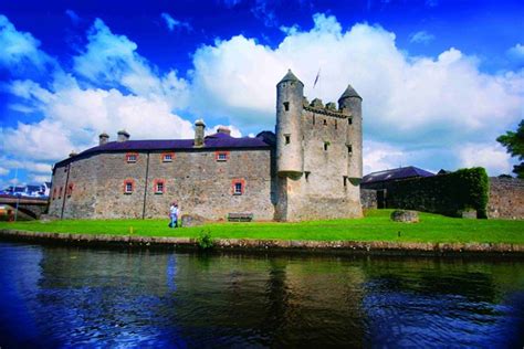 Enniskillen Castle - Enniskillen.com