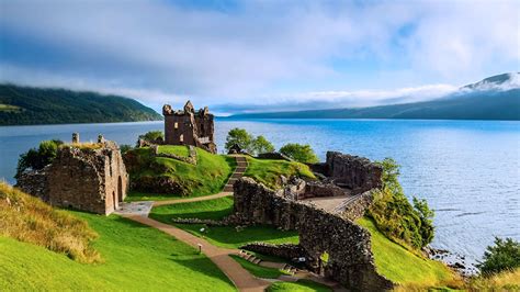 Fonds d'ecran 1366x768 Écosse Lac Ruinas Loch Ness, Urquhart Castle Nature télécharger photo