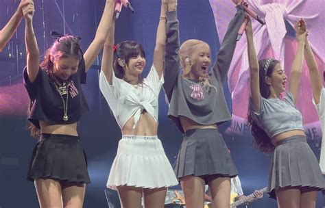 BLACKPINK garner attention for their luxurious stage outfits at their ...