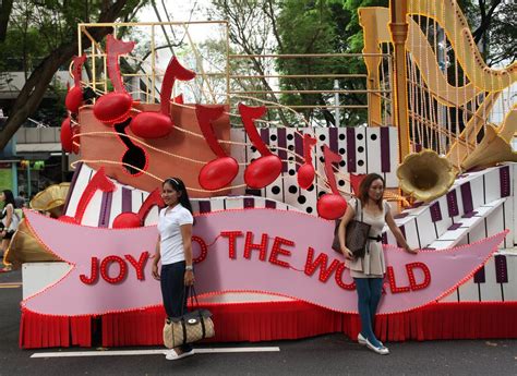 Singapore | Christmas parade floats, Christmas parade, Parade float theme