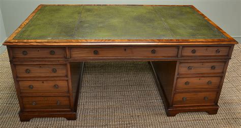 Large Victorian Mahogany Antique True Partners Desk. - Antiques World