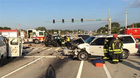 Several hurt in 4-vehicle crash in Palm Bay, officials say