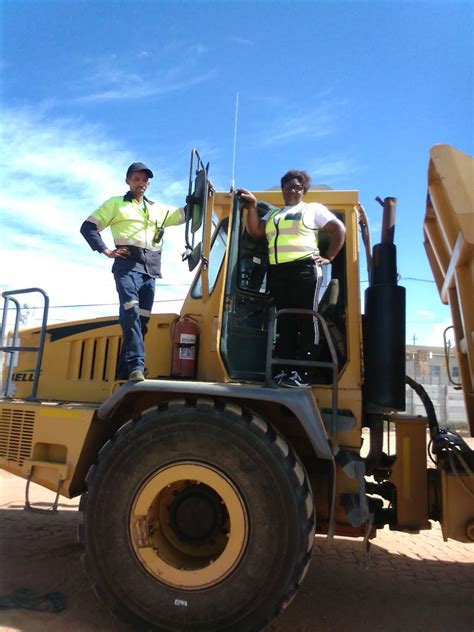 Dump truck - Venice Machinery Training