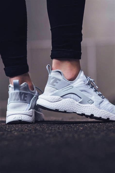 NIKE w Air Huarache Run Ultra White × Metallic KJCRD | SOLETOPIA