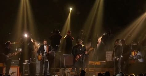 CMA “New Artist Of The Year” Chris Stapleton and Justin Timberlake Share The Stage In Amazing ...