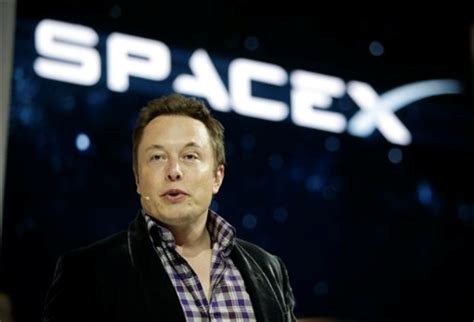 Elon Musk: Mars rocket will fly ‘short flights’ next year