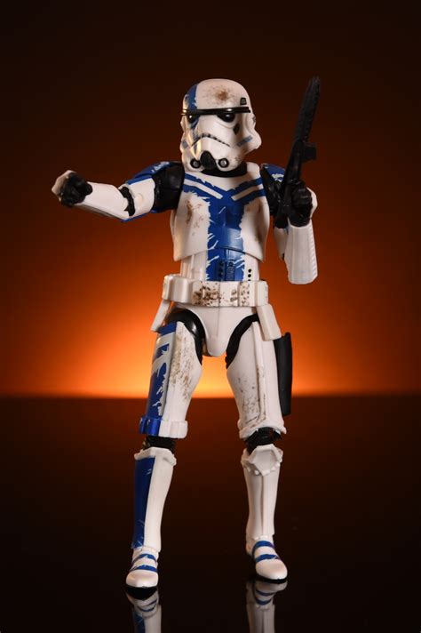 Hasbro: Star Wars Black Series Gaming Greats Stormtrooper Commander Review | Fwoosh