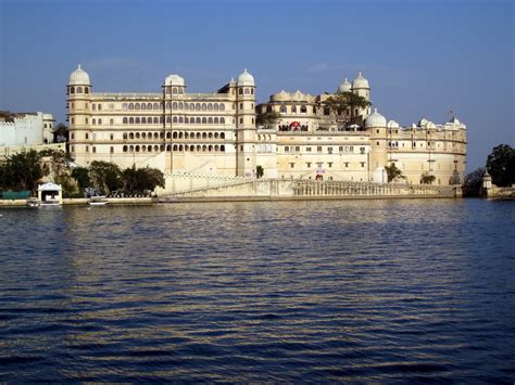 India's Famous Hotels: Taj Hotel Udaipur