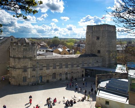 A Brief History of Oxford Castle