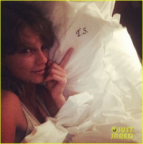 Taylor Swift Loves Her Monogrammed Pillows in London!: Photo 3188392 | Taylor Swift Pictures ...