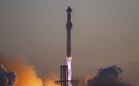 SpaceX Test-Launches Second Starship Rocket to Space