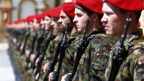 Pontifical Swiss Guard: A close protection detail of the Holy See