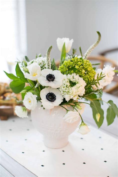 10 Modern Flower Arrangements You Can DIY